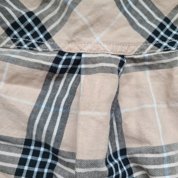 Divided H&M Women's Plaid Button-Up Shirt - Picture 3 of 10